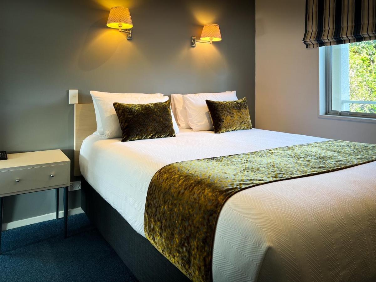 Beaches Nelson Extérieur photo A bed runner