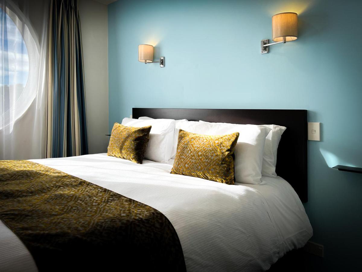 Beaches Nelson Extérieur photo A bedroom at the hotel
