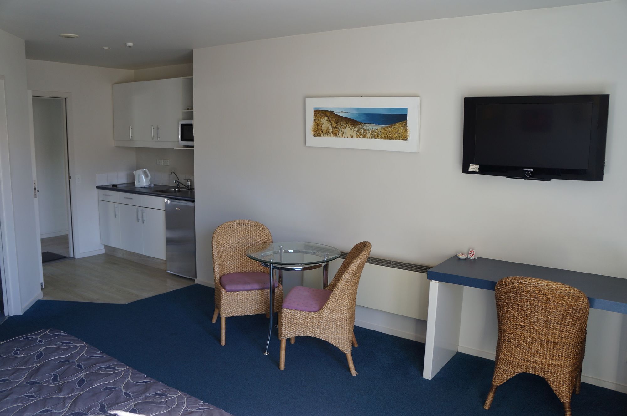 Beaches Nelson Extérieur photo A studio apartment in New Zealand