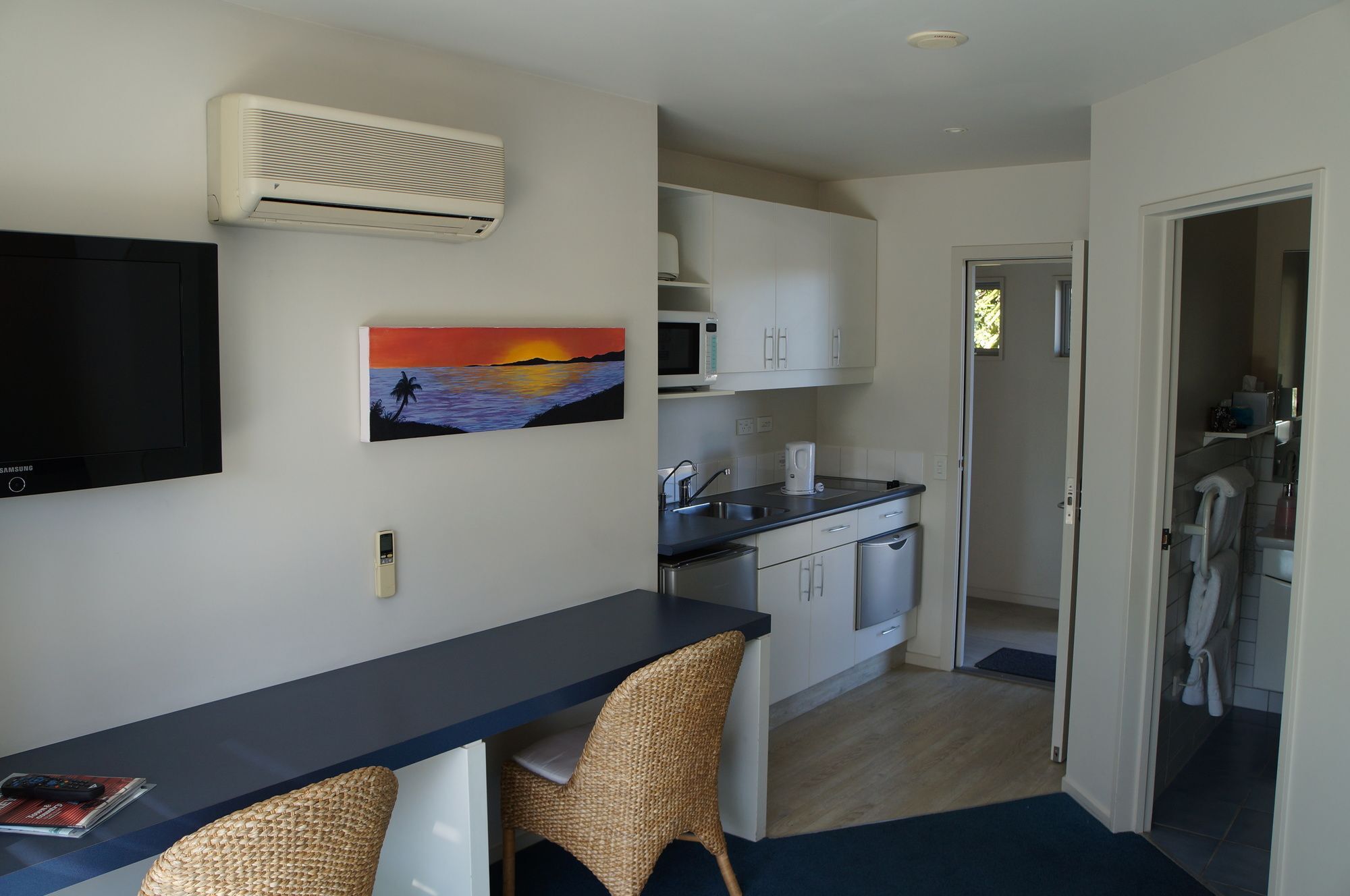 Beaches Nelson Extérieur photo A studio apartment in New Zealand