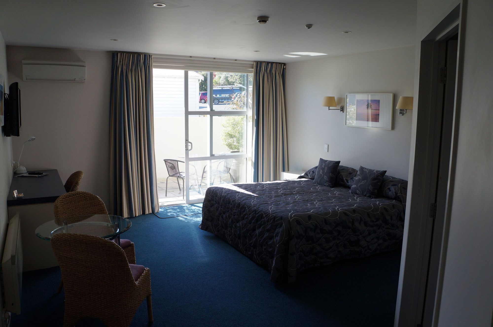 Beaches Nelson Extérieur photo A typical motel room