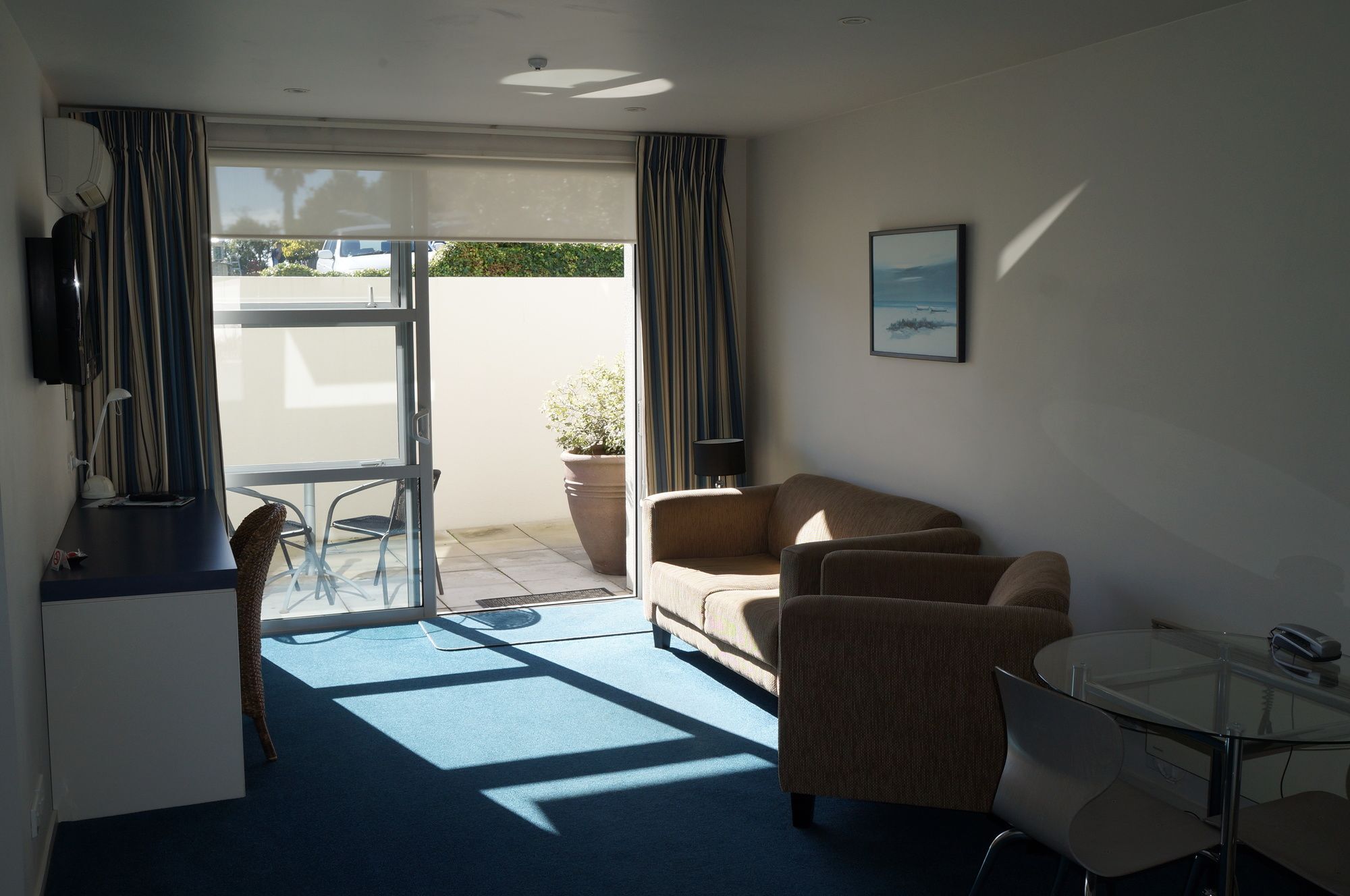Beaches Nelson Extérieur photo A typical studio apartment